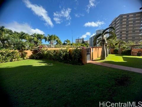 Lakeview Gardens condo # 1901, Honolulu, Hawaii - photo 11 of 14