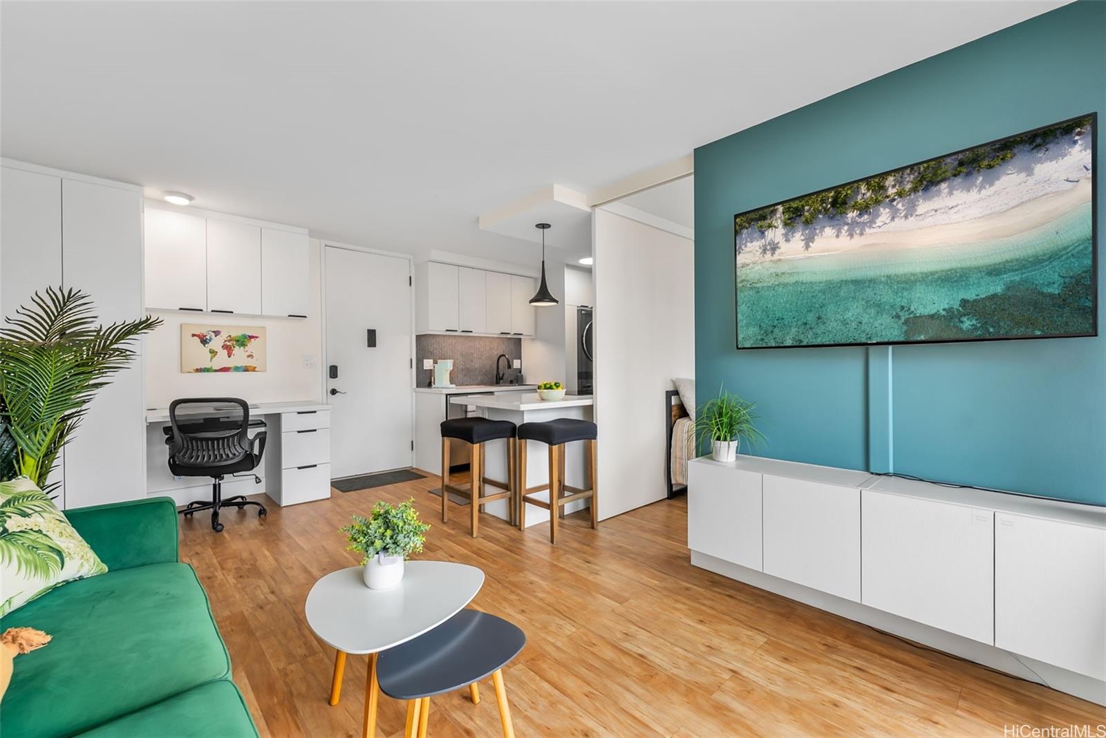 Elms condo # 702, Honolulu, Hawaii - photo 2 of 25