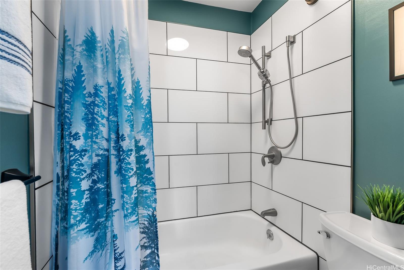 Elms condo # 702, Honolulu, Hawaii - photo 17 of 25