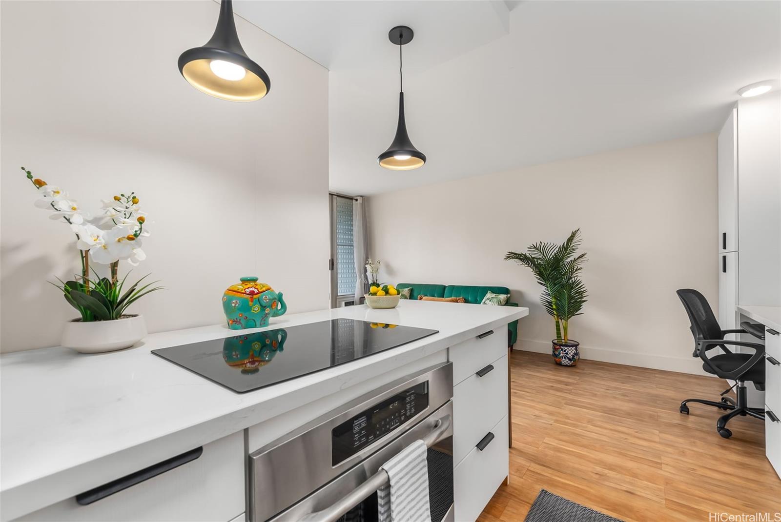 Elms condo # 702, Honolulu, Hawaii - photo 8 of 25