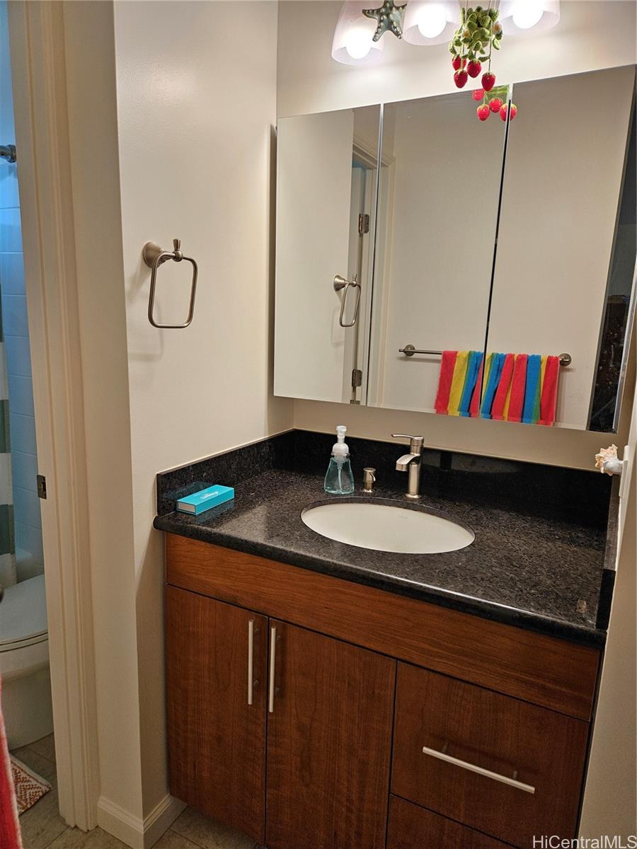 Kaahumanu Plaza condo # 1104, Honolulu, Hawaii - photo 6 of 9