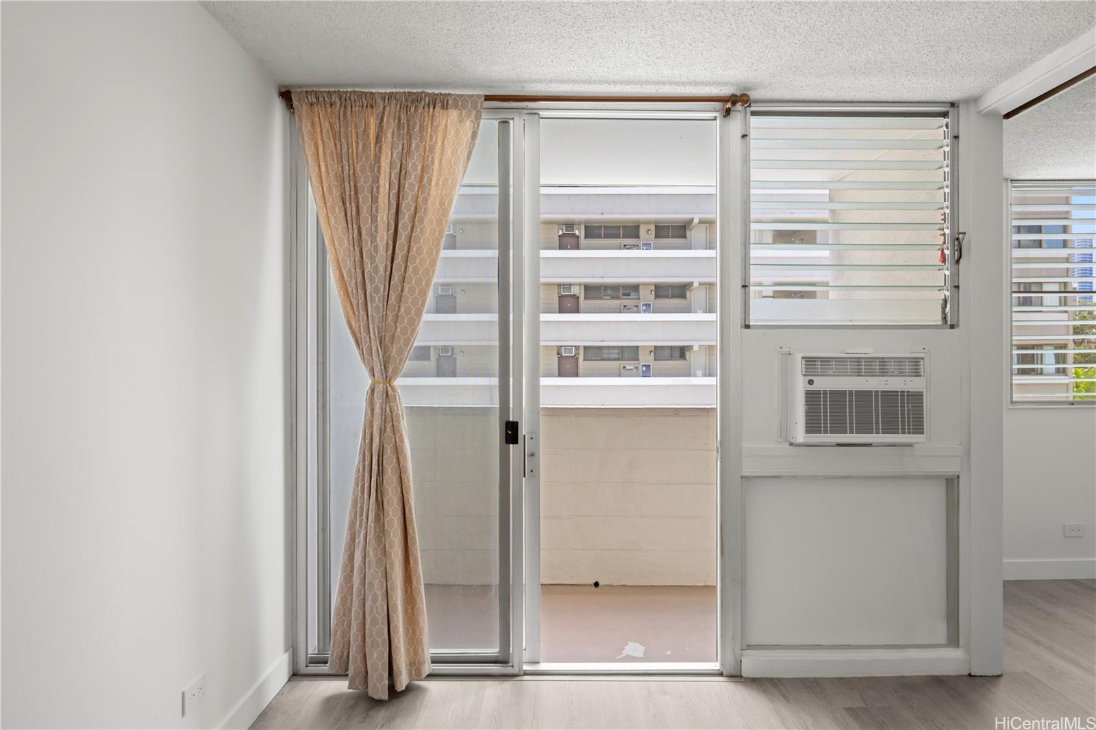 Kaahumanu Plaza condo # 405, Honolulu, Hawaii - photo 11 of 22