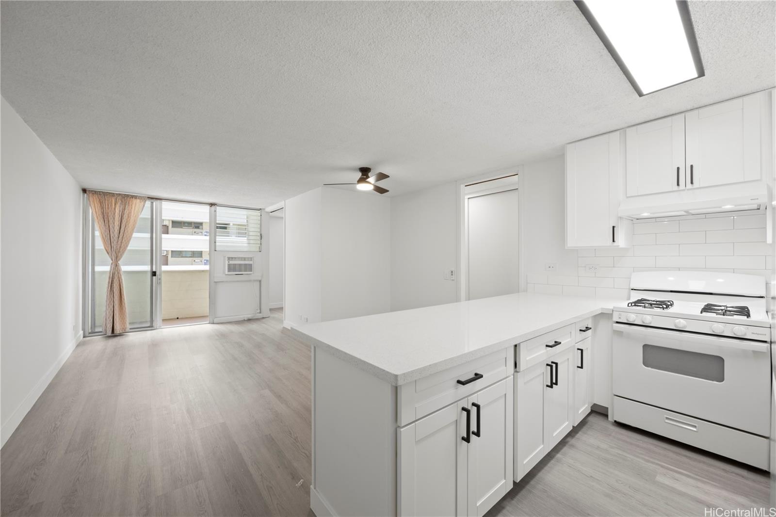 Kaahumanu Plaza condo # 405, Honolulu, Hawaii - photo 3 of 22