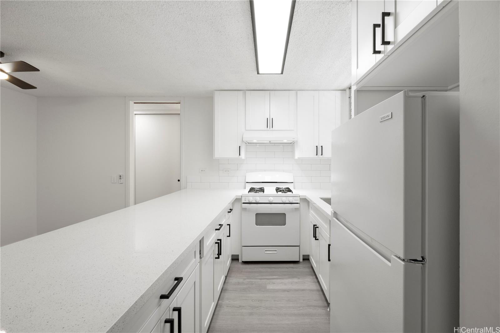 Kaahumanu Plaza condo # 405, Honolulu, Hawaii - photo 4 of 22