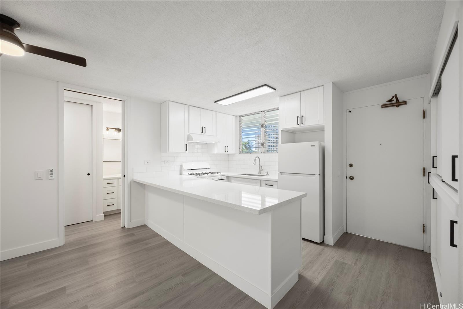 Kaahumanu Plaza condo # 405, Honolulu, Hawaii - photo 6 of 22