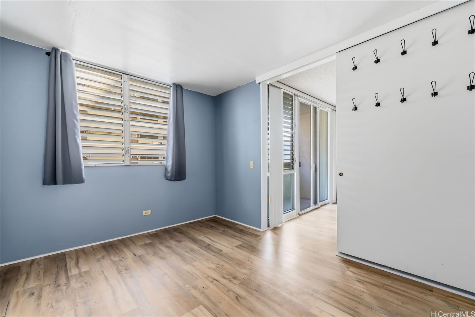 Kaahumanu Plaza condo # 604, Honolulu, Hawaii - photo 2 of 16