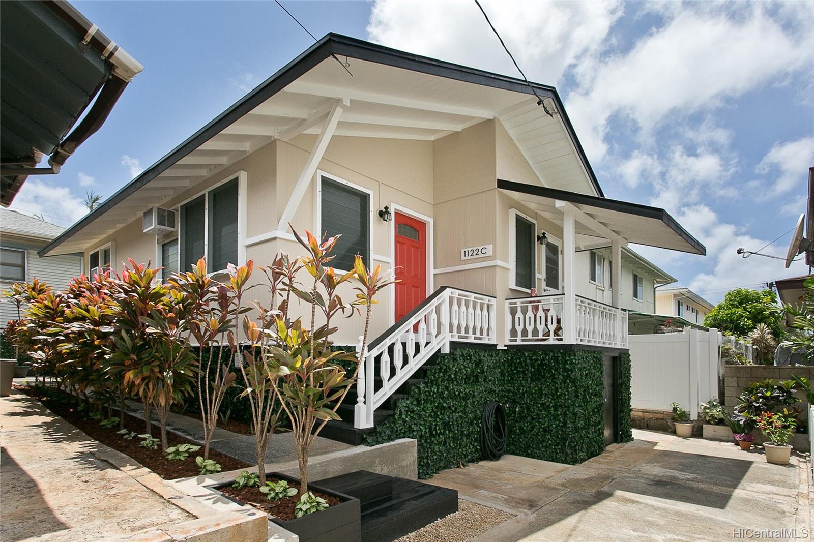 1122C 2nd Ave , Honolulu, Hi 96816 639k home Under contract Kaimuki