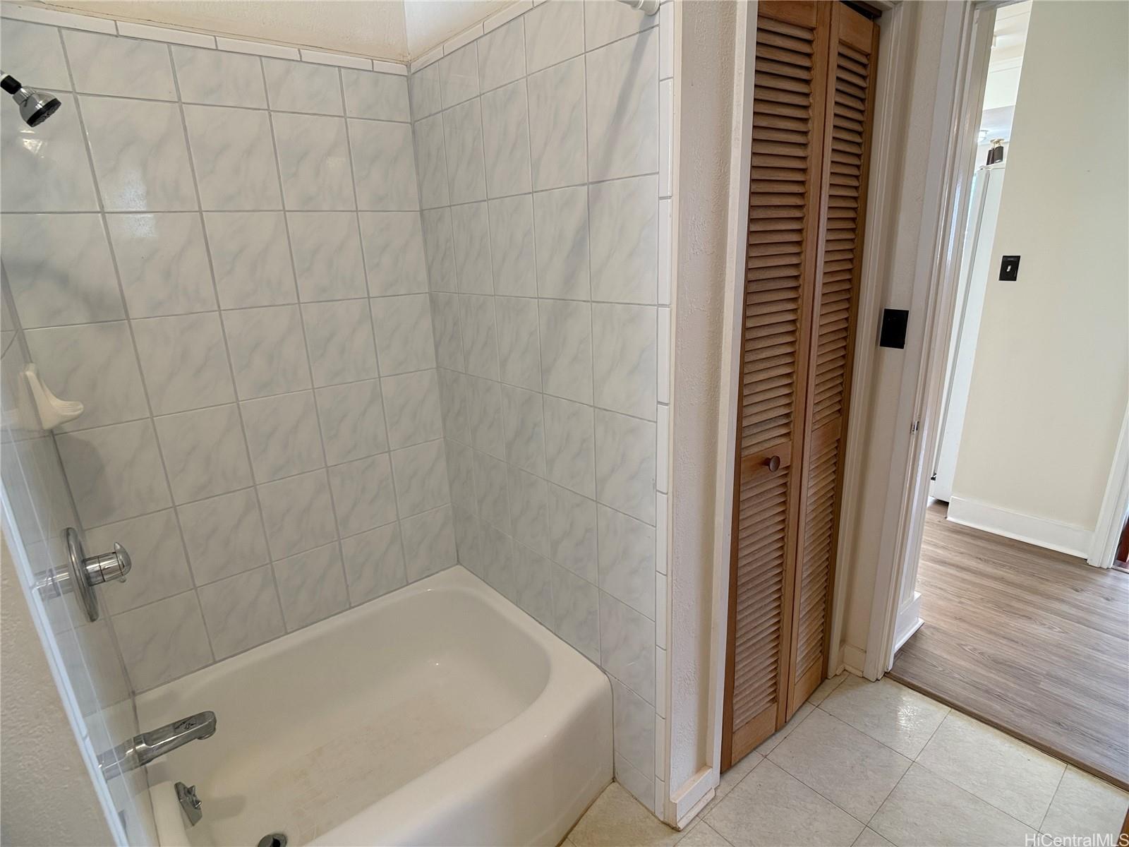 1124 16th Ave Honolulu - Rental - photo 11 of 15