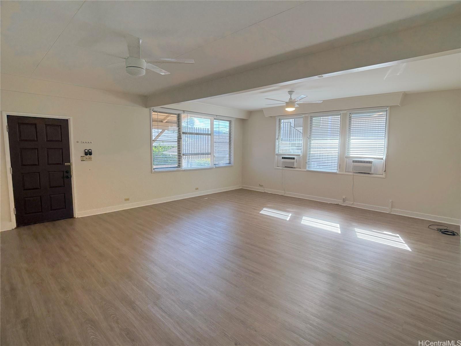 1124 16th Ave Honolulu - Rental - photo 3 of 15