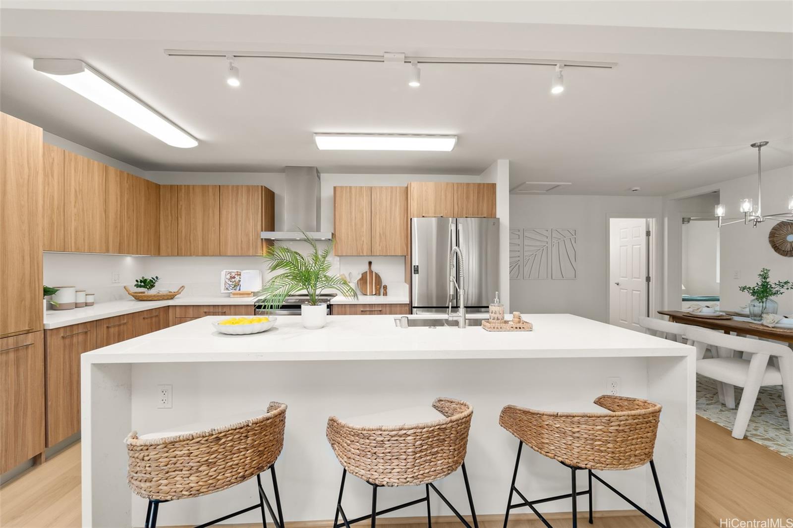 1126  Lunaai Street Maunawili, Kailua home - photo 2 of 25