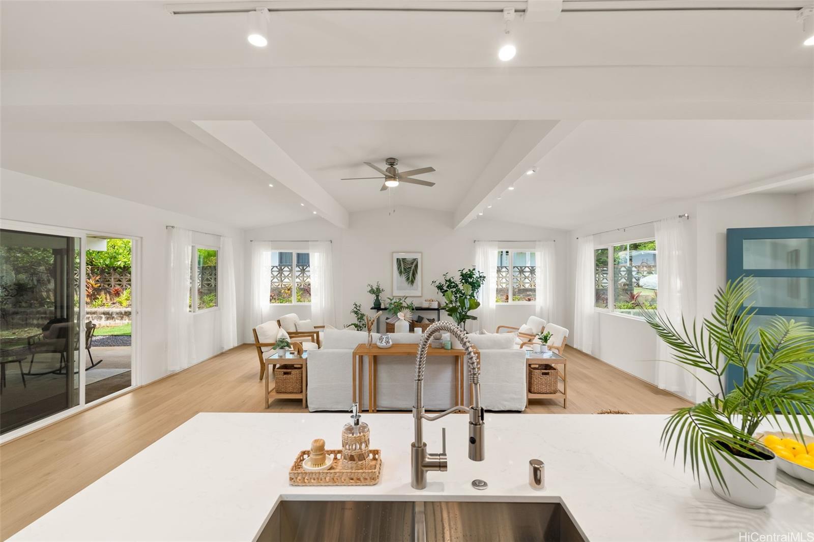 1126  Lunaai Street Maunawili, Kailua home - photo 4 of 25