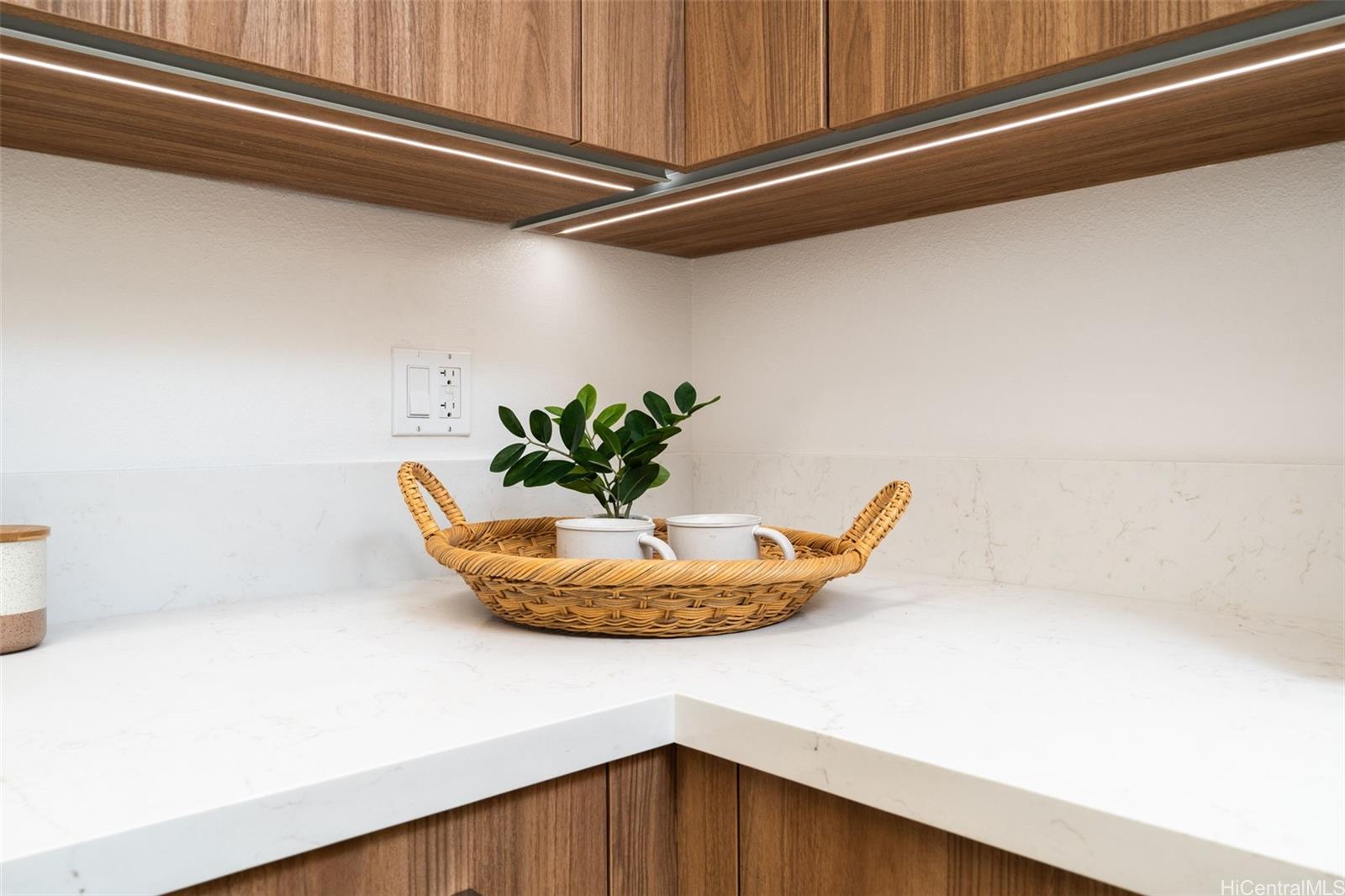 1126  Lunaai Street Maunawili, Kailua home - photo 5 of 25