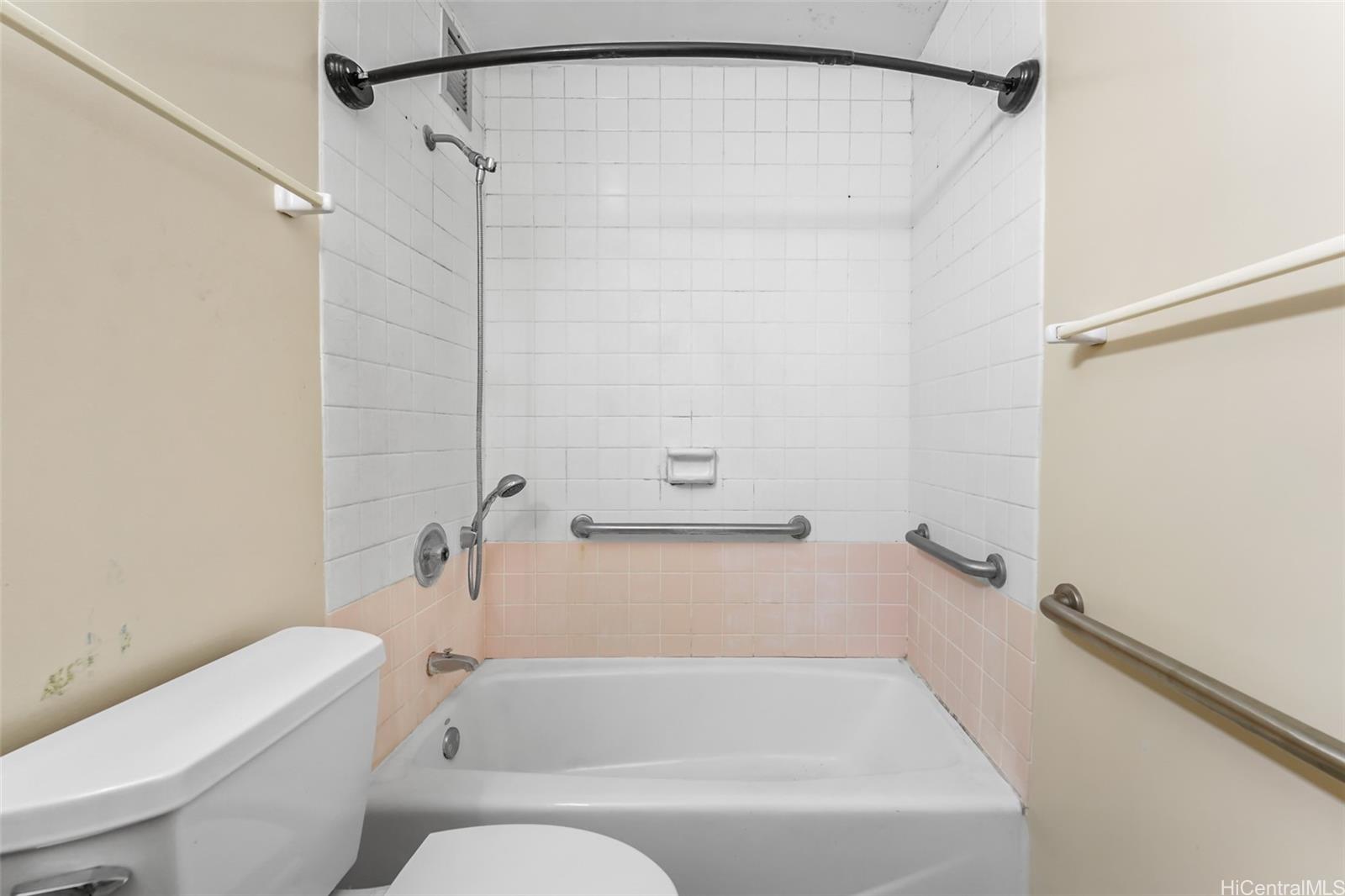 Greenwood condo # 402, Honolulu, Hawaii - photo 12 of 24