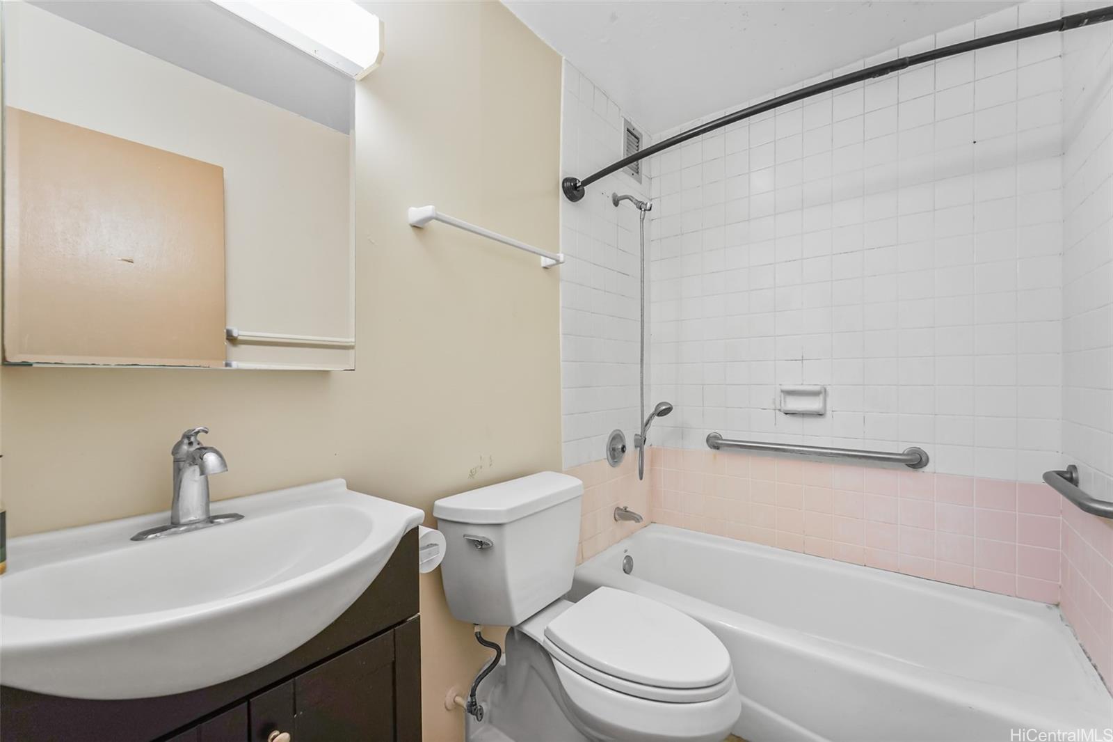 Greenwood condo # 402, Honolulu, Hawaii - photo 13 of 24