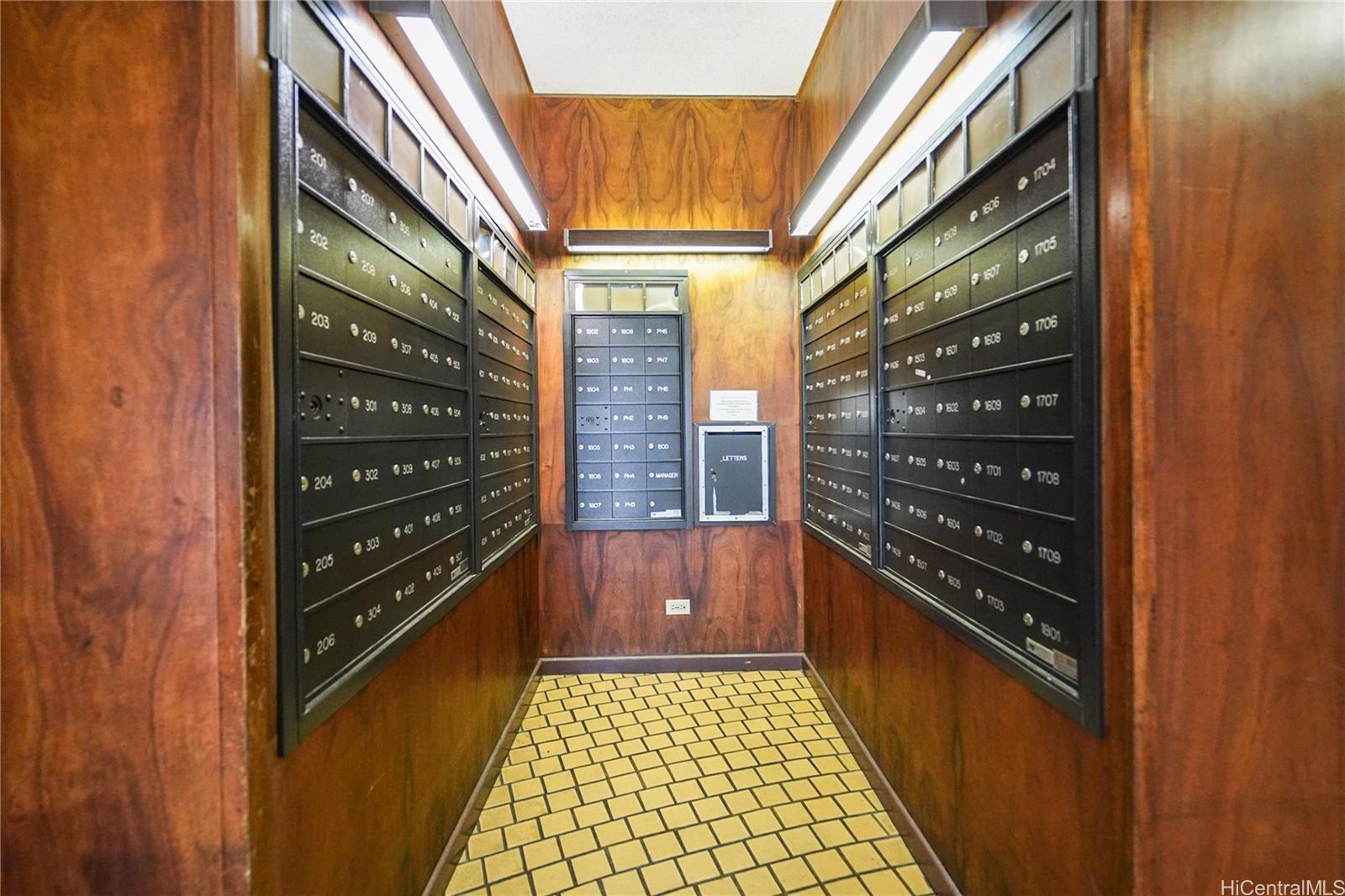 Greenwood condo # 402, Honolulu, Hawaii - photo 21 of 24