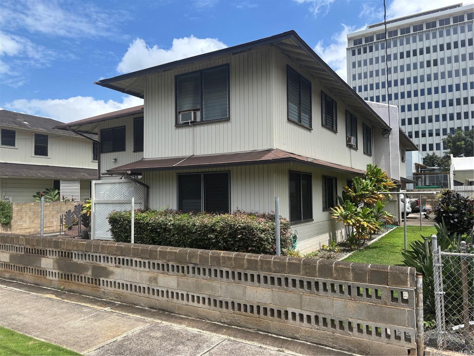 1128  Alohi Way Kakaako, Honolulu home - photo 2 of 2
