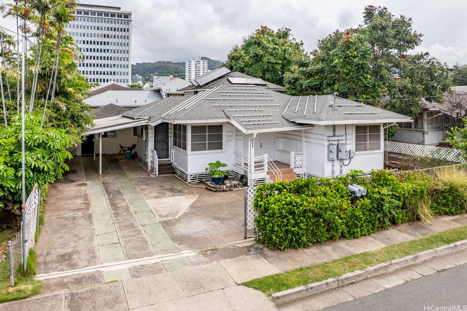 1128 Elm Street Honolulu - Multi-family - photo 2 of 23