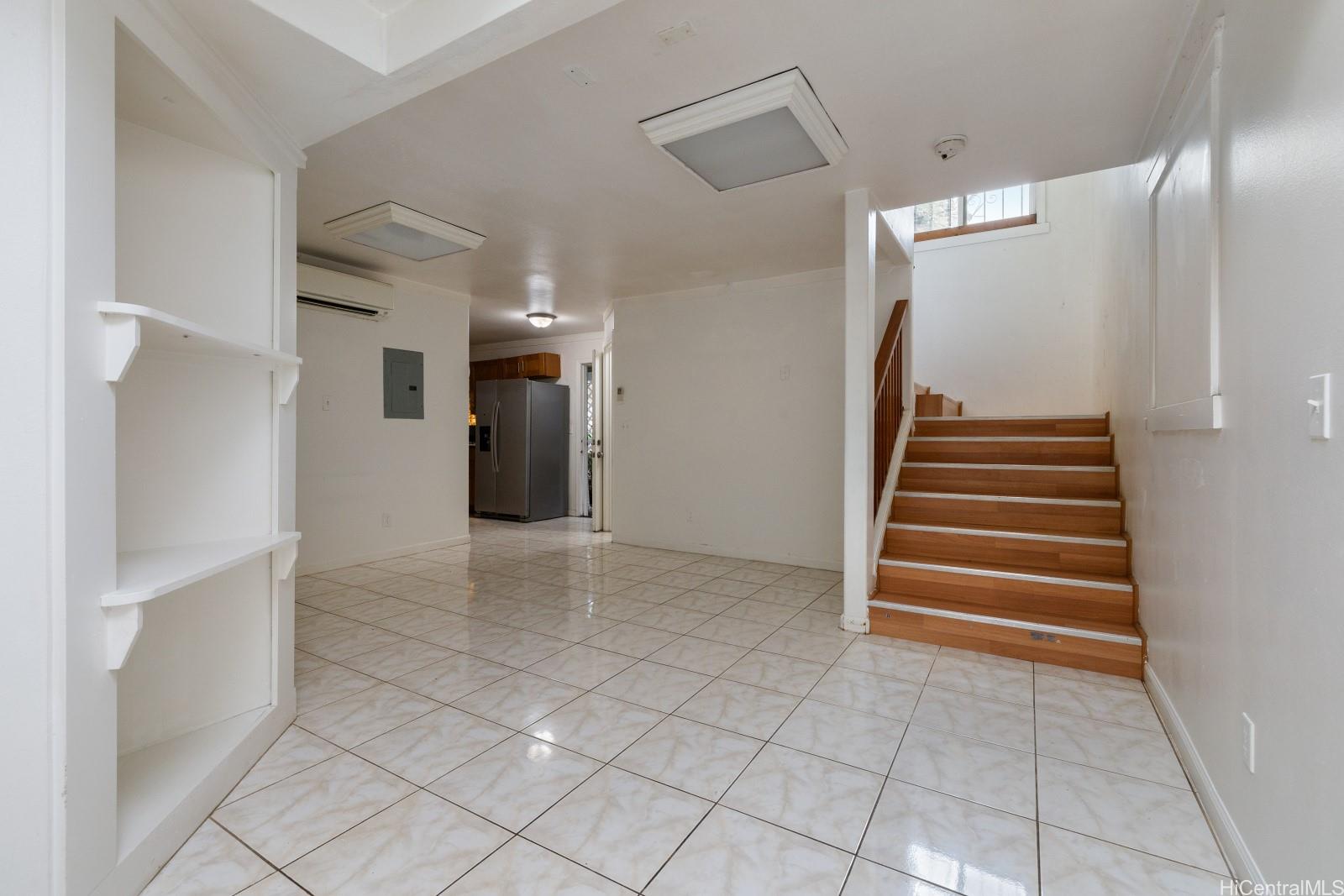 1128 Elm Street Honolulu - Multi-family - photo 11 of 23