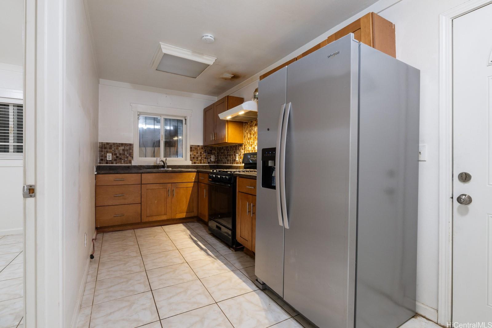1128 Elm Street Honolulu - Multi-family - photo 12 of 23