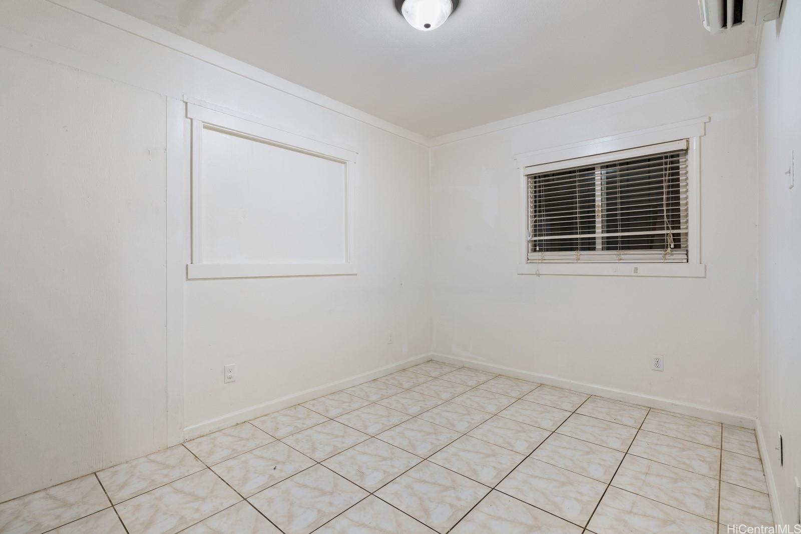 1128 Elm Street Honolulu - Multi-family - photo 13 of 23