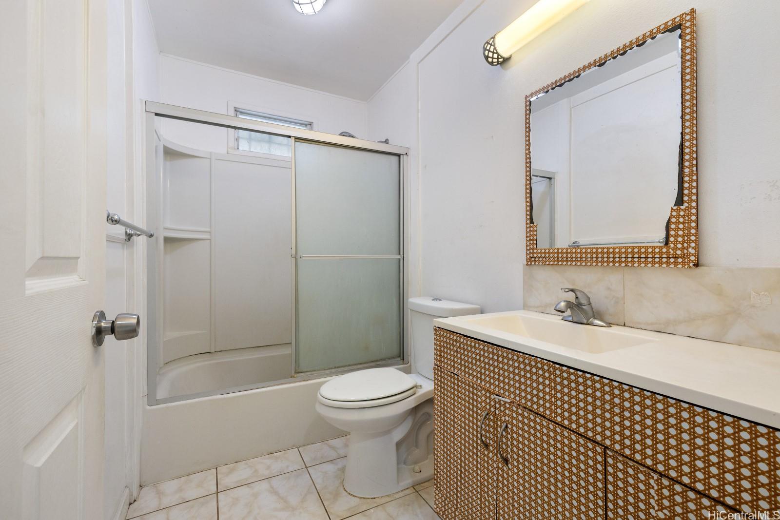 1128 Elm Street Honolulu - Multi-family - photo 17 of 23