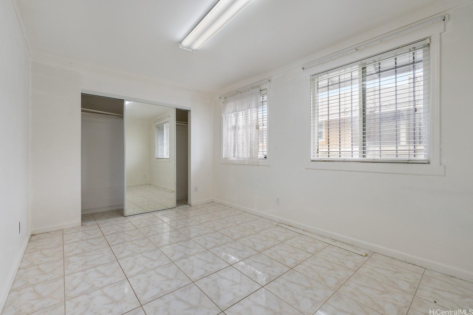 1128 Elm Street Honolulu - Multi-family - photo 18 of 23