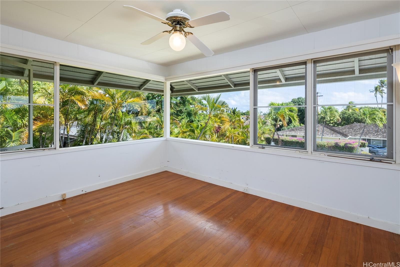 1129  Koloa Street Kahala Area, Diamond Head home - photo 11 of 25