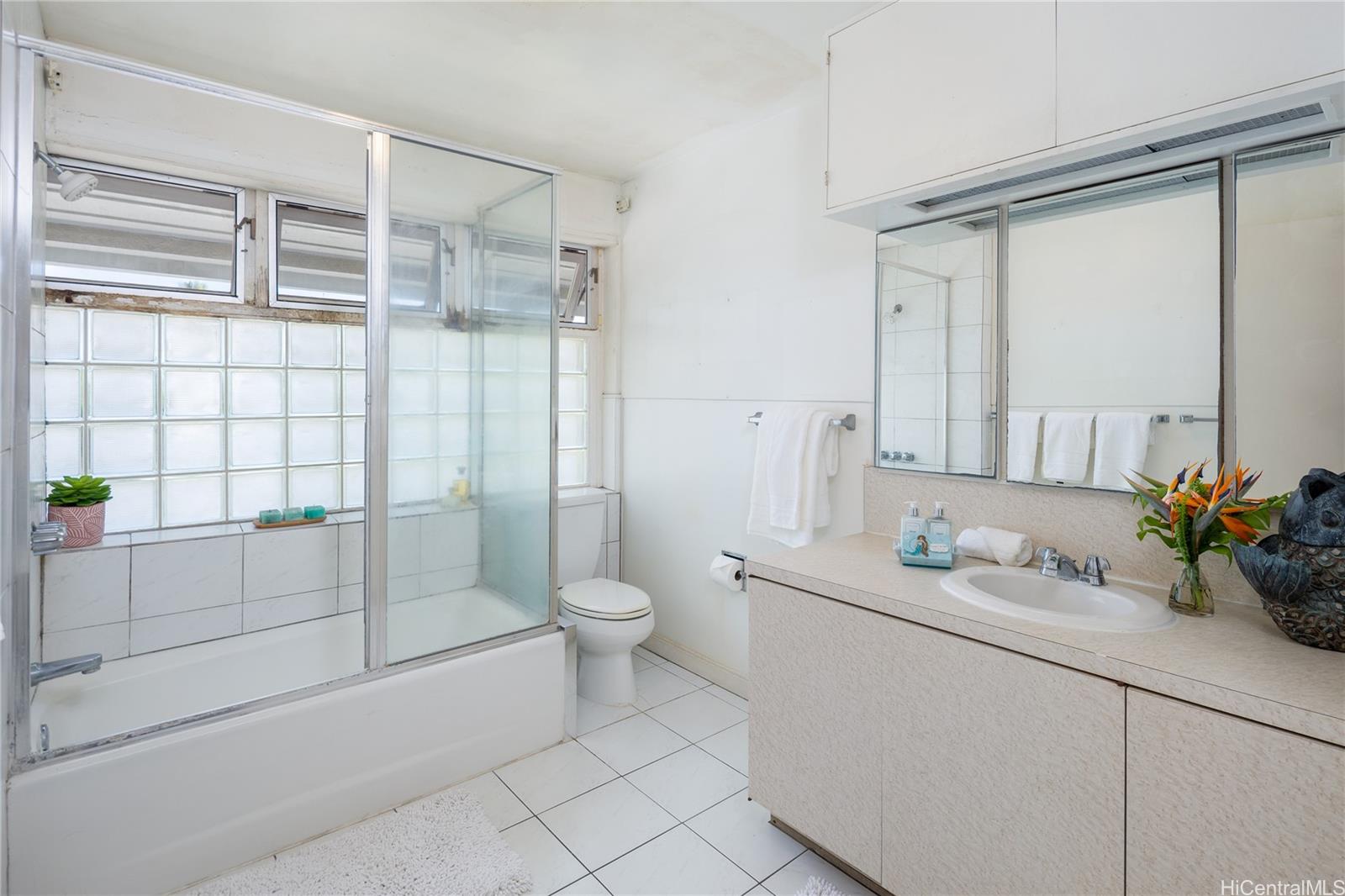 1129  Koloa Street Kahala Area, Diamond Head home - photo 12 of 25