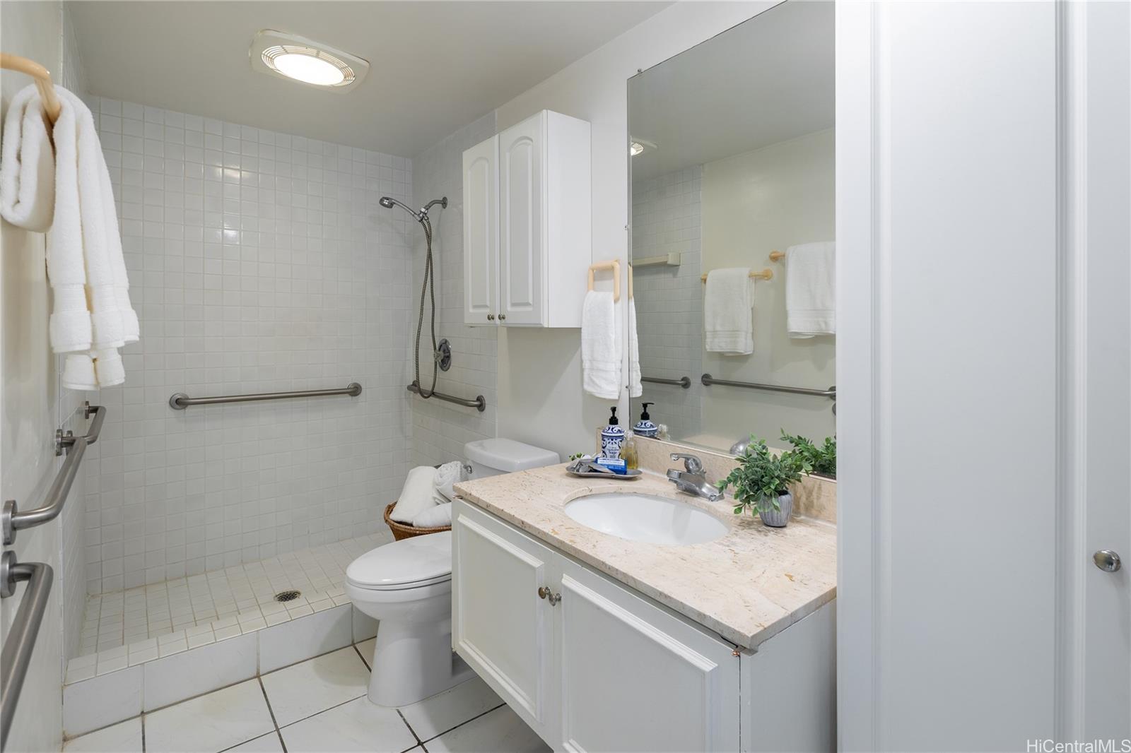 1129  Koloa Street Kahala Area, Diamond Head home - photo 21 of 25