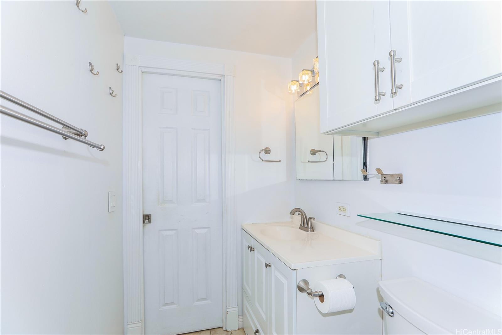 Rycroft Manor condo # 405, Honolulu, Hawaii - photo 11 of 24