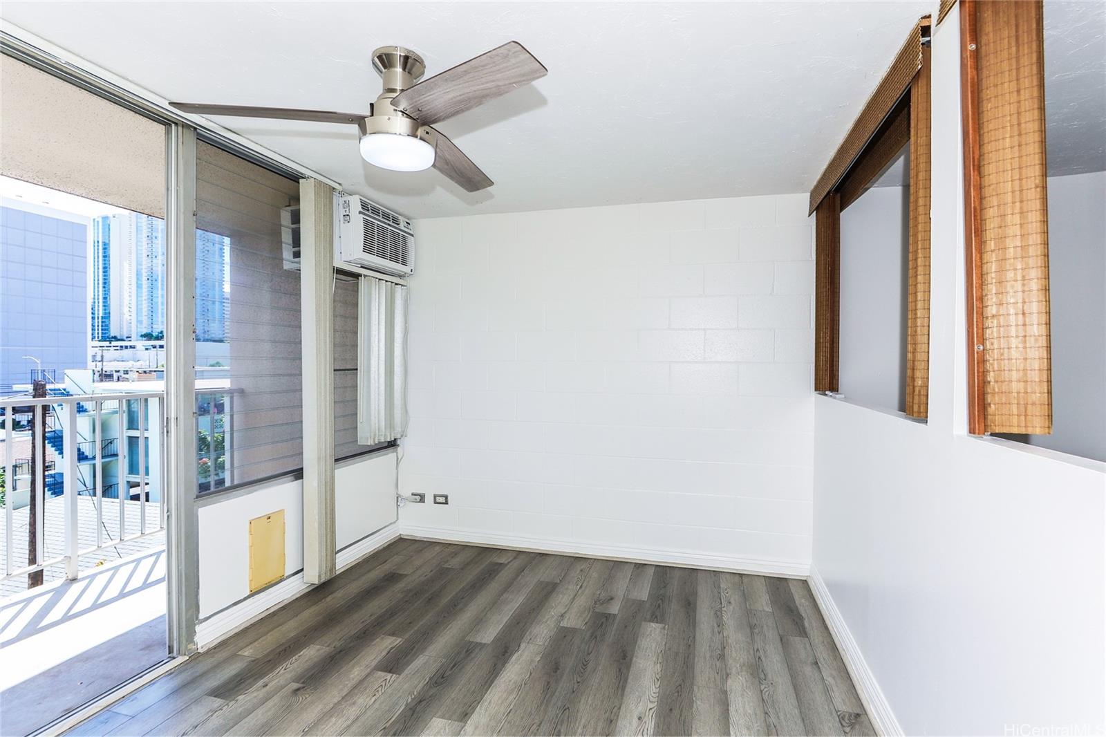 Rycroft Manor condo # 405, Honolulu, Hawaii - photo 14 of 24