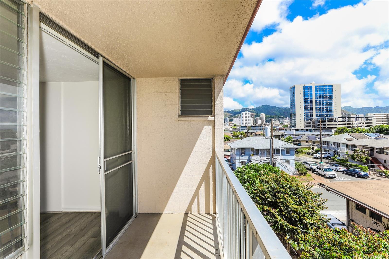 Rycroft Manor condo # 405, Honolulu, Hawaii - photo 17 of 24