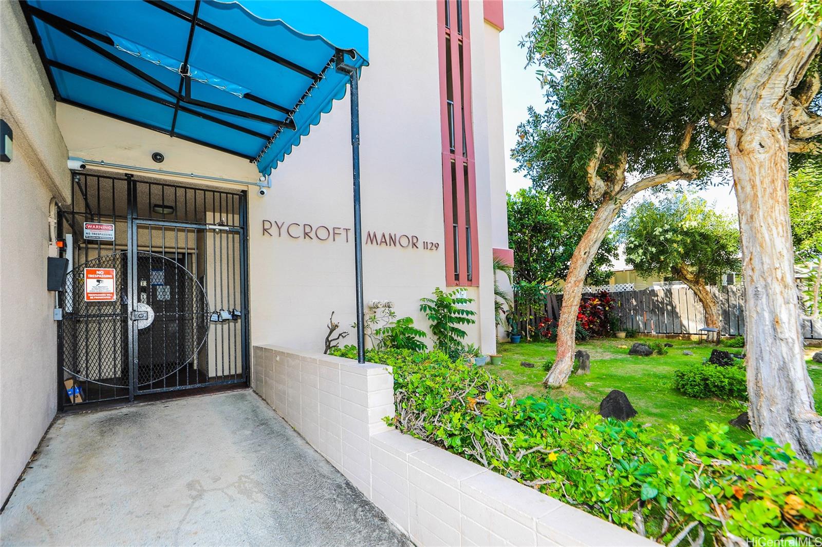 Rycroft Manor condo # 405, Honolulu, Hawaii - photo 21 of 24