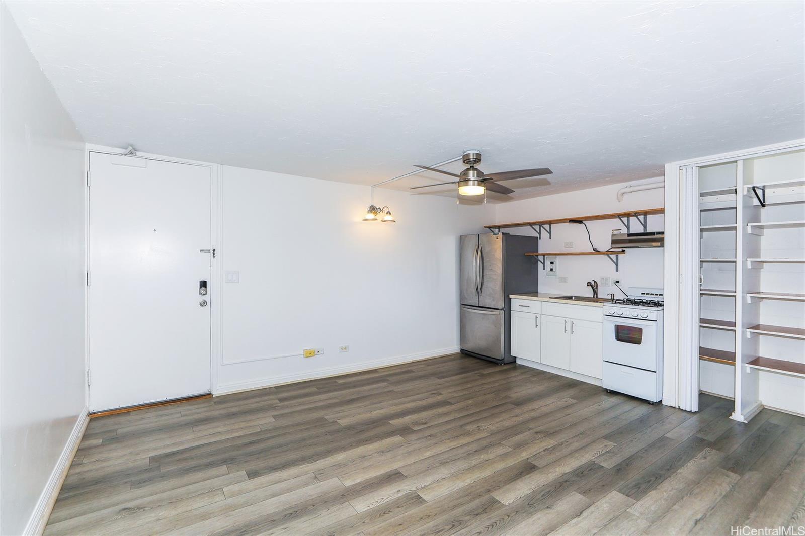 Rycroft Manor condo # 405, Honolulu, Hawaii - photo 4 of 24