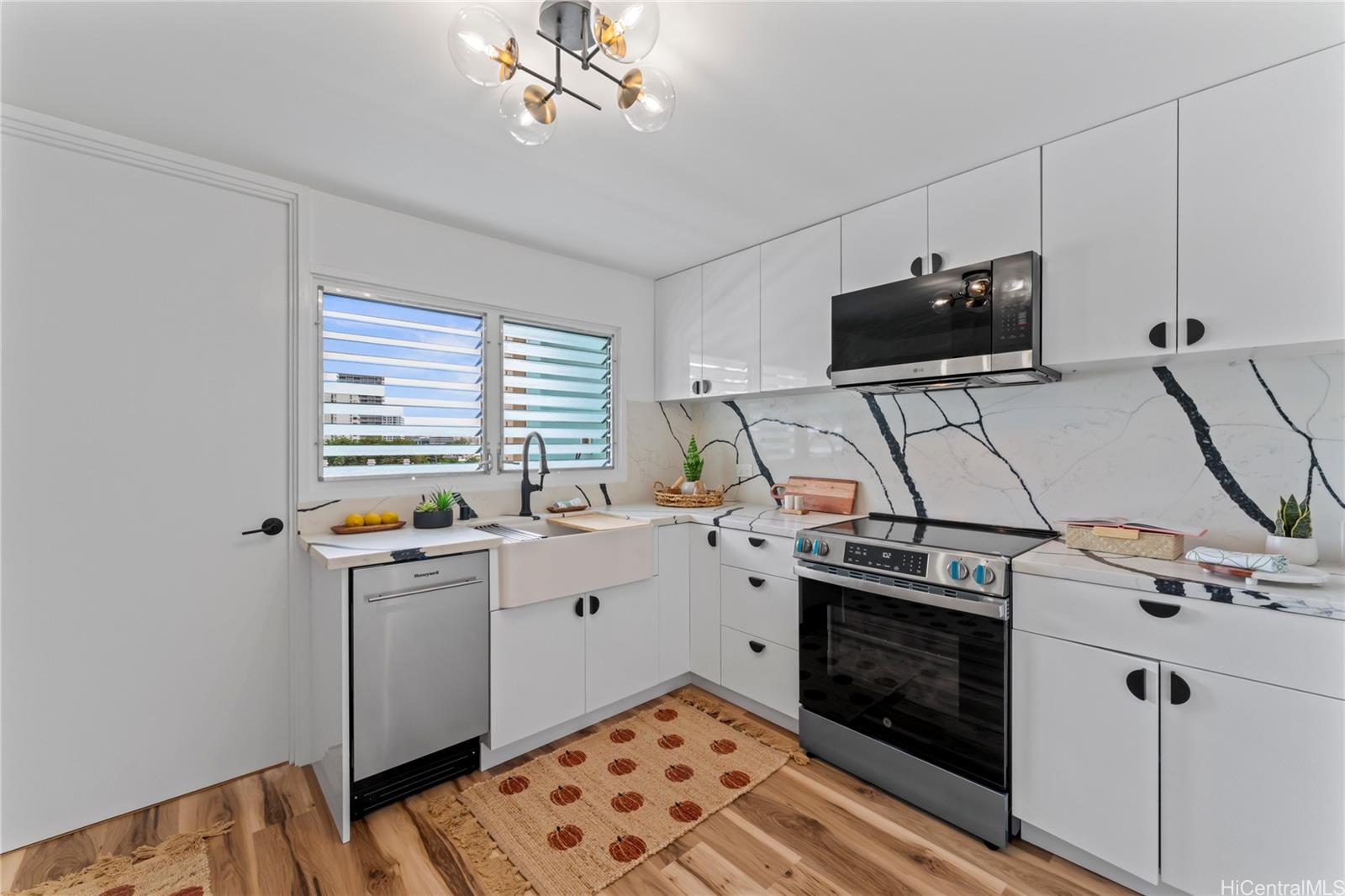 Makiki Manor condo # 301, Honolulu, Hawaii - photo 5 of 20