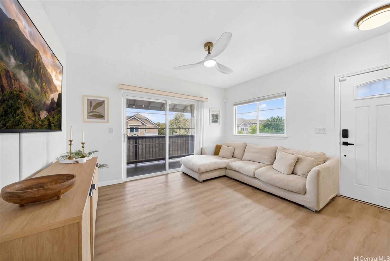 1131 Kakala Street townhouse # 1302, Kapolei, Hawaii - photo 4 of 25