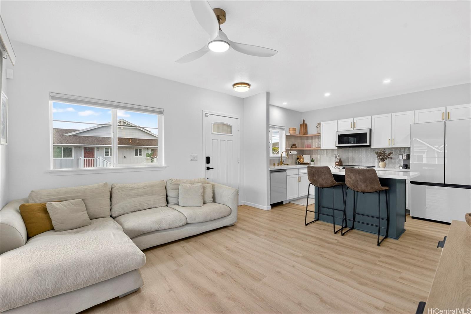 1131 Kakala Street townhouse # 1302, Kapolei, Hawaii - photo 4 of 25