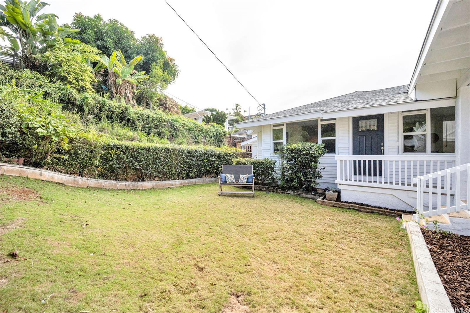 1131  Nanialii Street Keolu Hills, Kailua home - photo 17 of 23