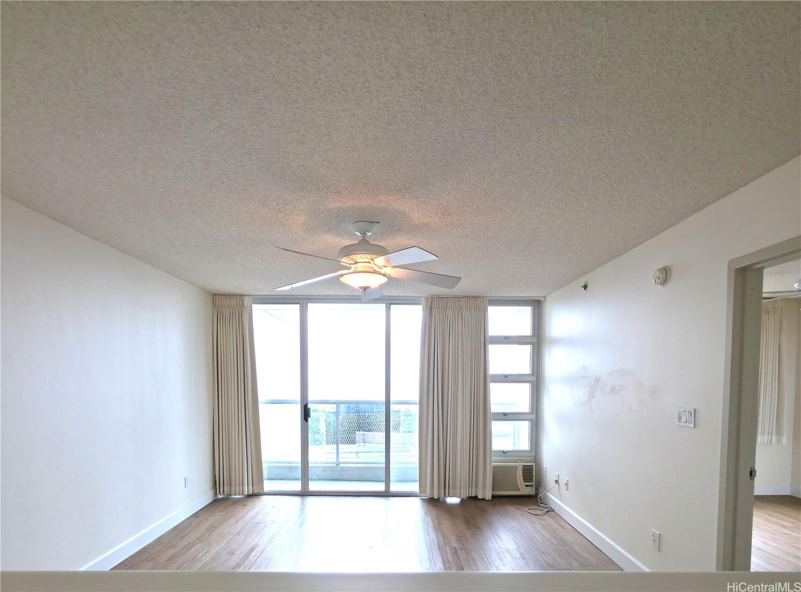 1133 Waimanu St Honolulu - Rental - photo 2 of 21