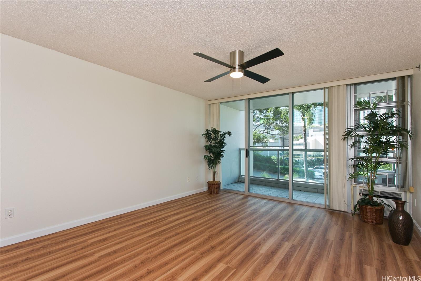 1133 Waimanu condo # 201, Honolulu, Hawaii - photo 2 of 16