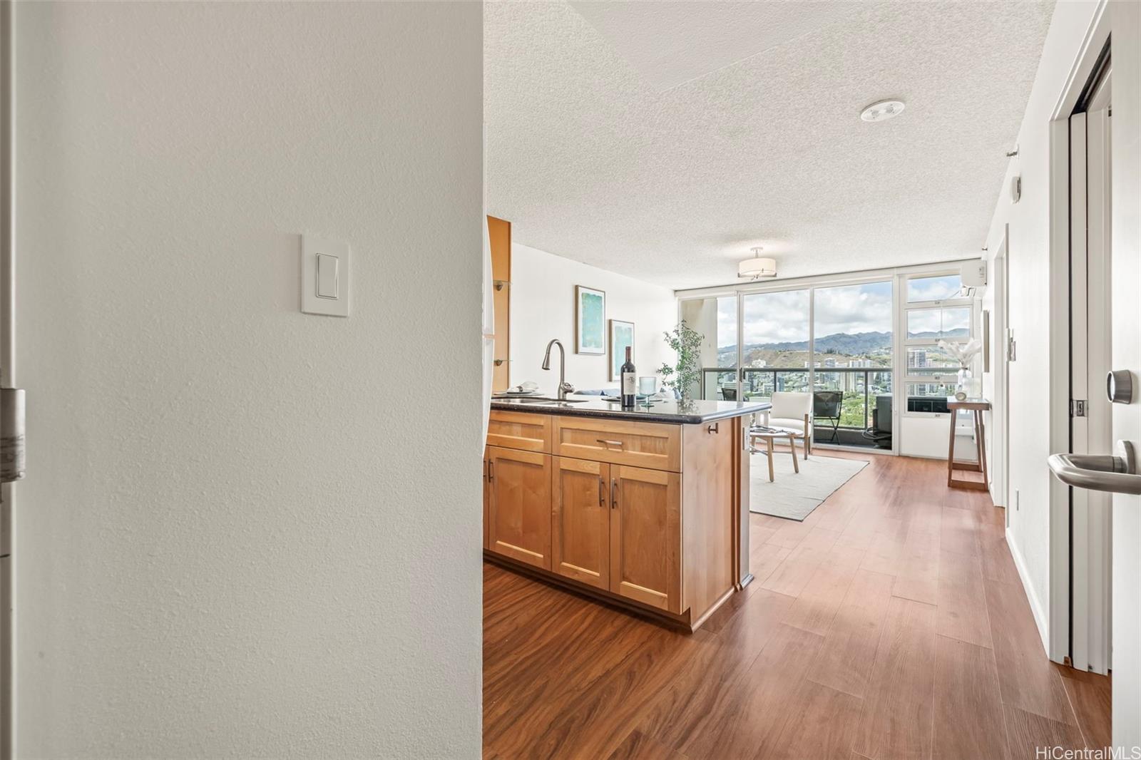 1133 Waimanu condo # 2503, Honolulu, Hawaii - photo 12 of 25