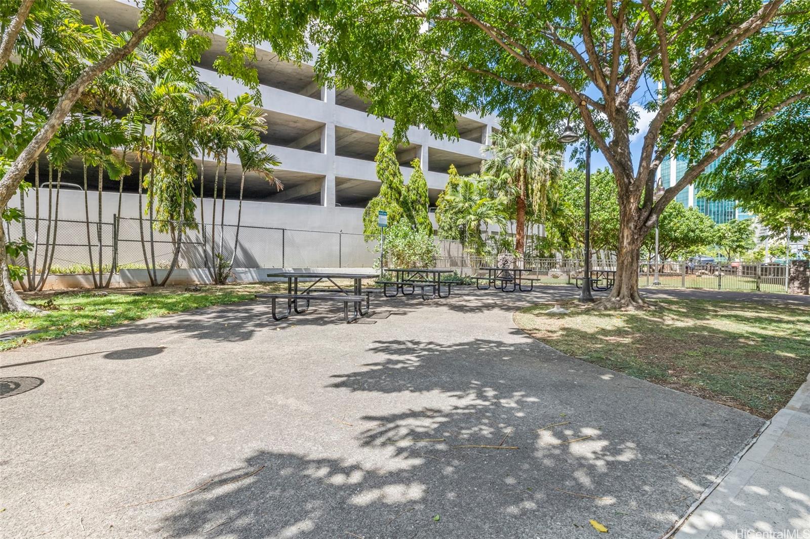1133 Waimanu condo # 2503, Honolulu, Hawaii - photo 22 of 25