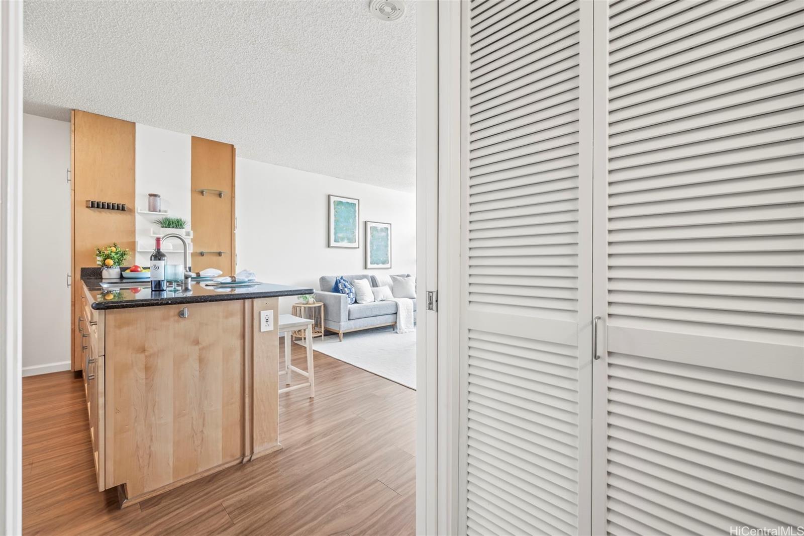 1133 Waimanu condo # 2503, Honolulu, Hawaii - photo 10 of 25
