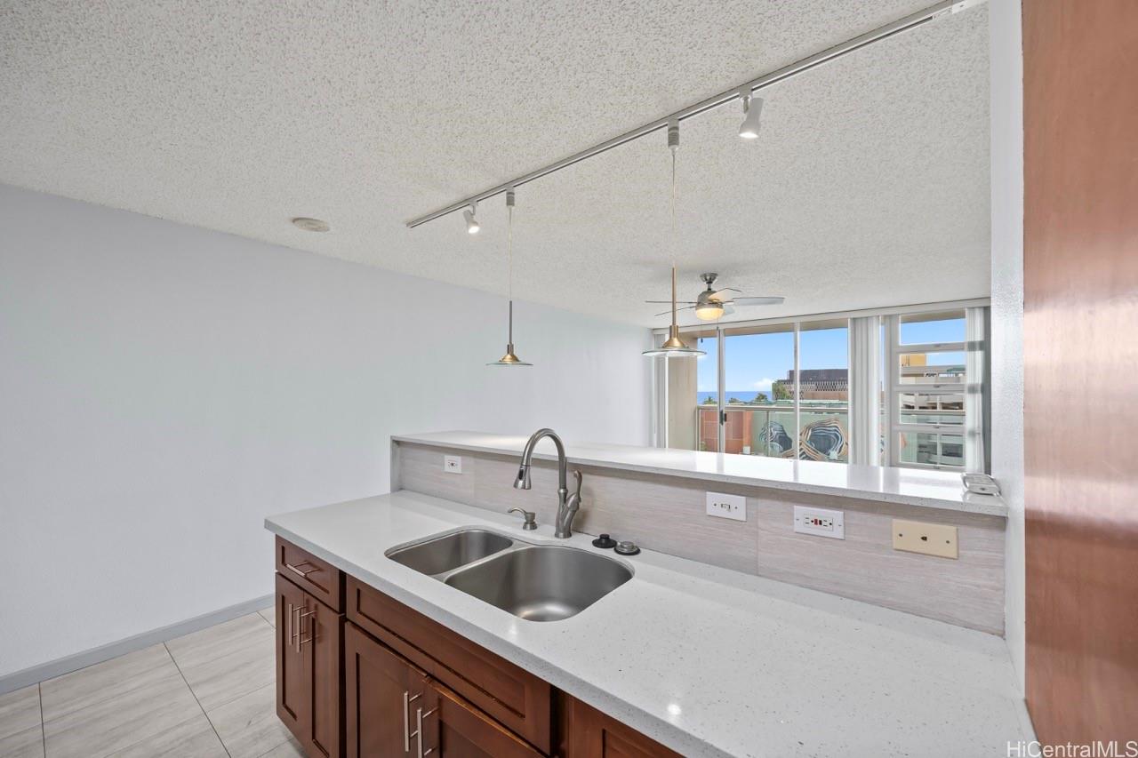 1133 Waimanu condo # 804, Honolulu, Hawaii - photo 7 of 18