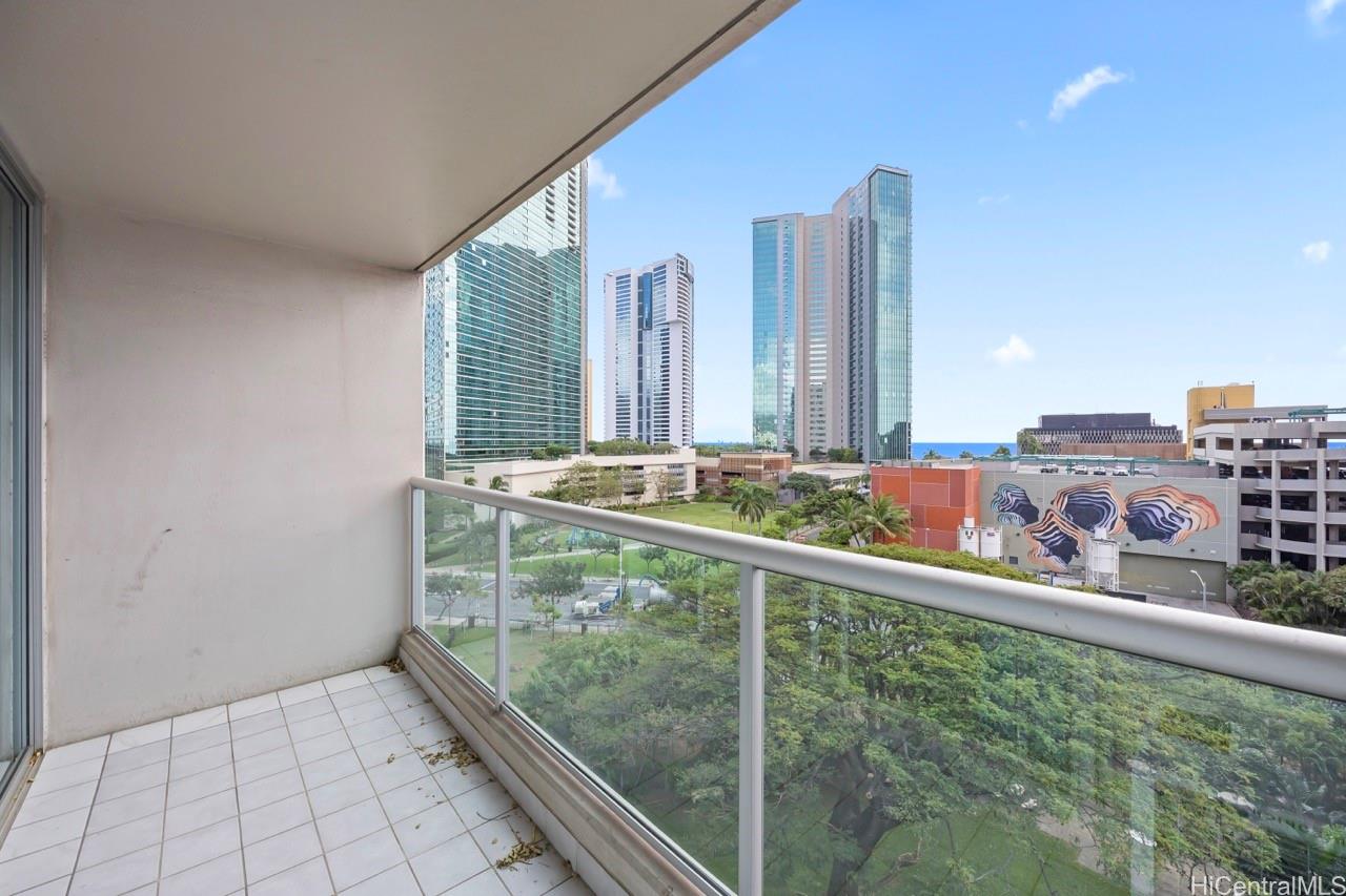 1133 Waimanu condo # 804, Honolulu, Hawaii - photo 8 of 18