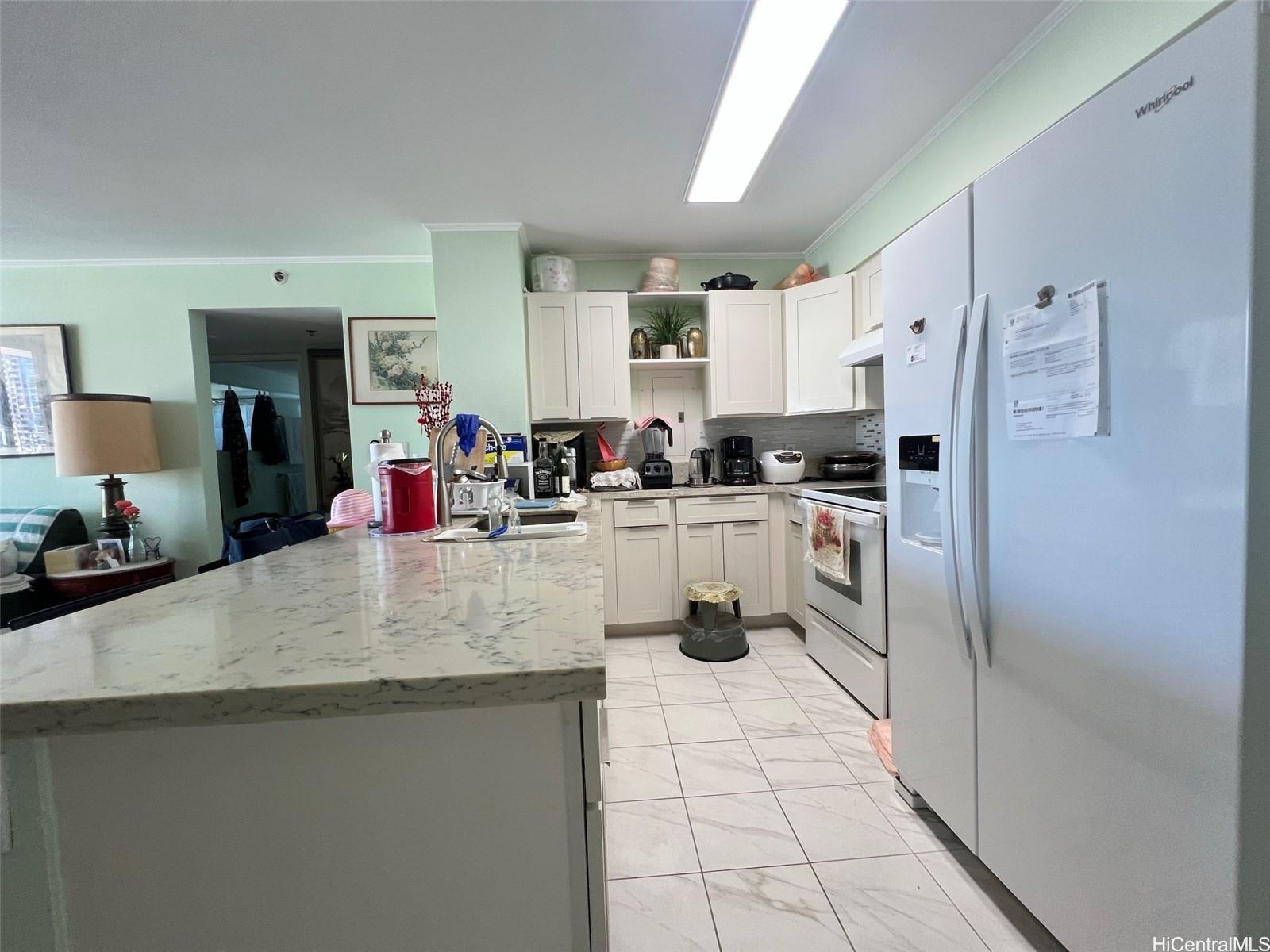 1133 Waimanu condo # 911, Honolulu, Hawaii - photo 4 of 5