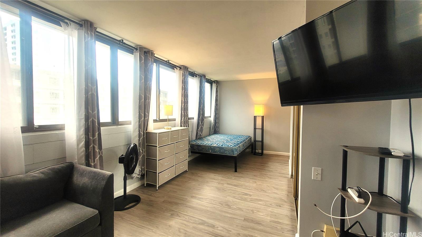 1134 Kinau St Honolulu - Rental - photo 3 of 14