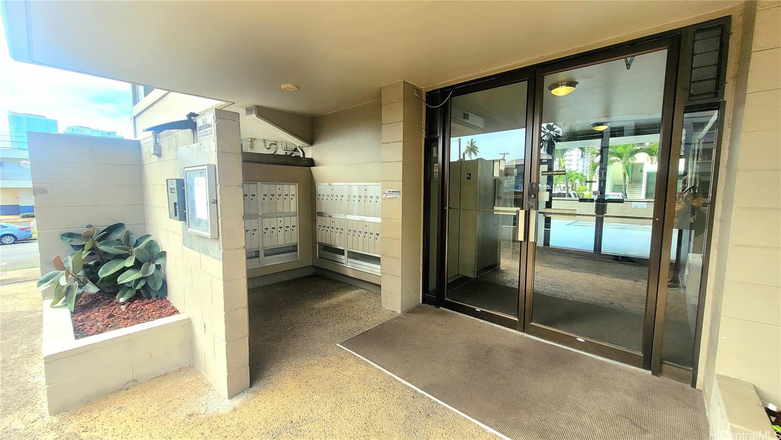 1134 Kinau St Honolulu - Rental - photo 10 of 14