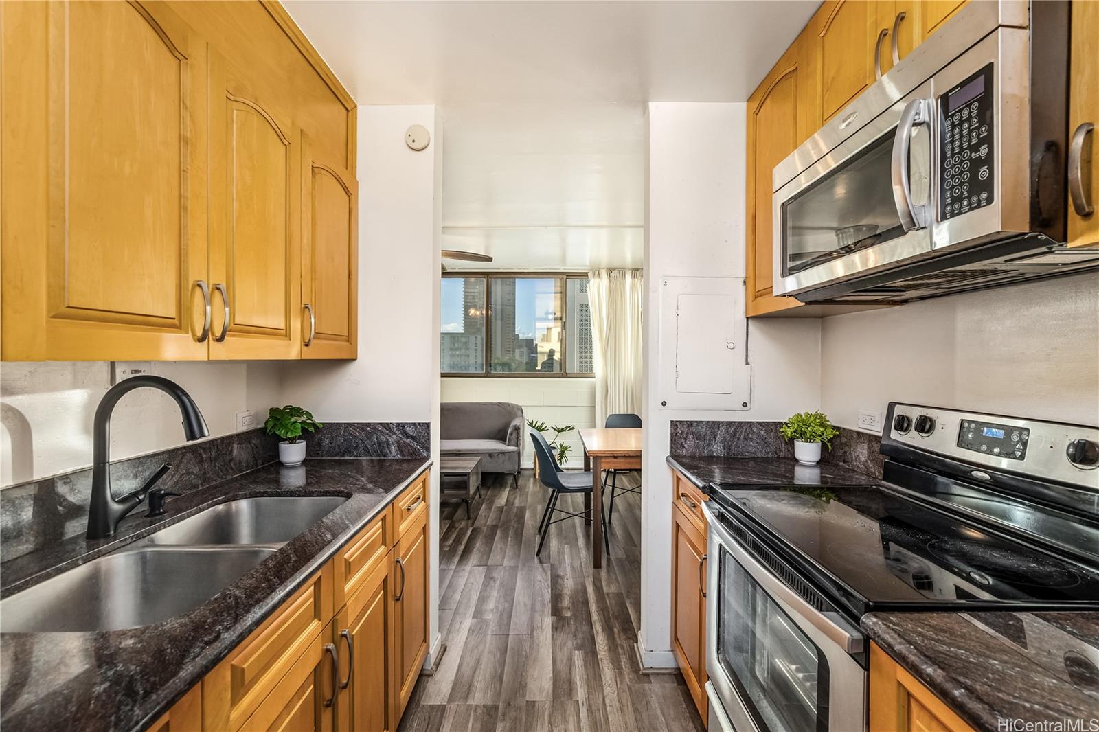 1134 Kinau condo # 801, Honolulu, Hawaii - photo 3 of 25