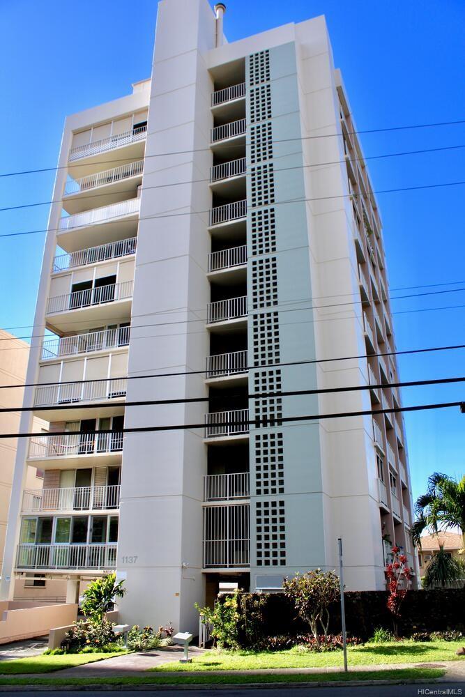 Wilder Terrace condo # 501, Honolulu, Hawaii - photo 2 of 24